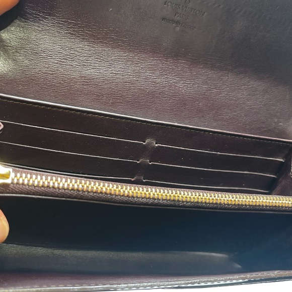 Louis Vuitton Sarah Wallet in Vernis Amarante , pre loved. Wallet only. - Picture 5 of 15